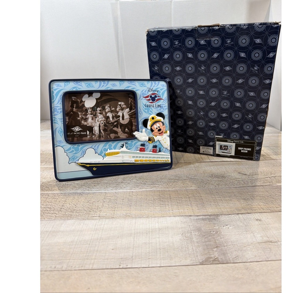 NEW Disney Cruise Line 3D Captain Mickey Mouse Ship 6x4 Photo Frame w/ Box